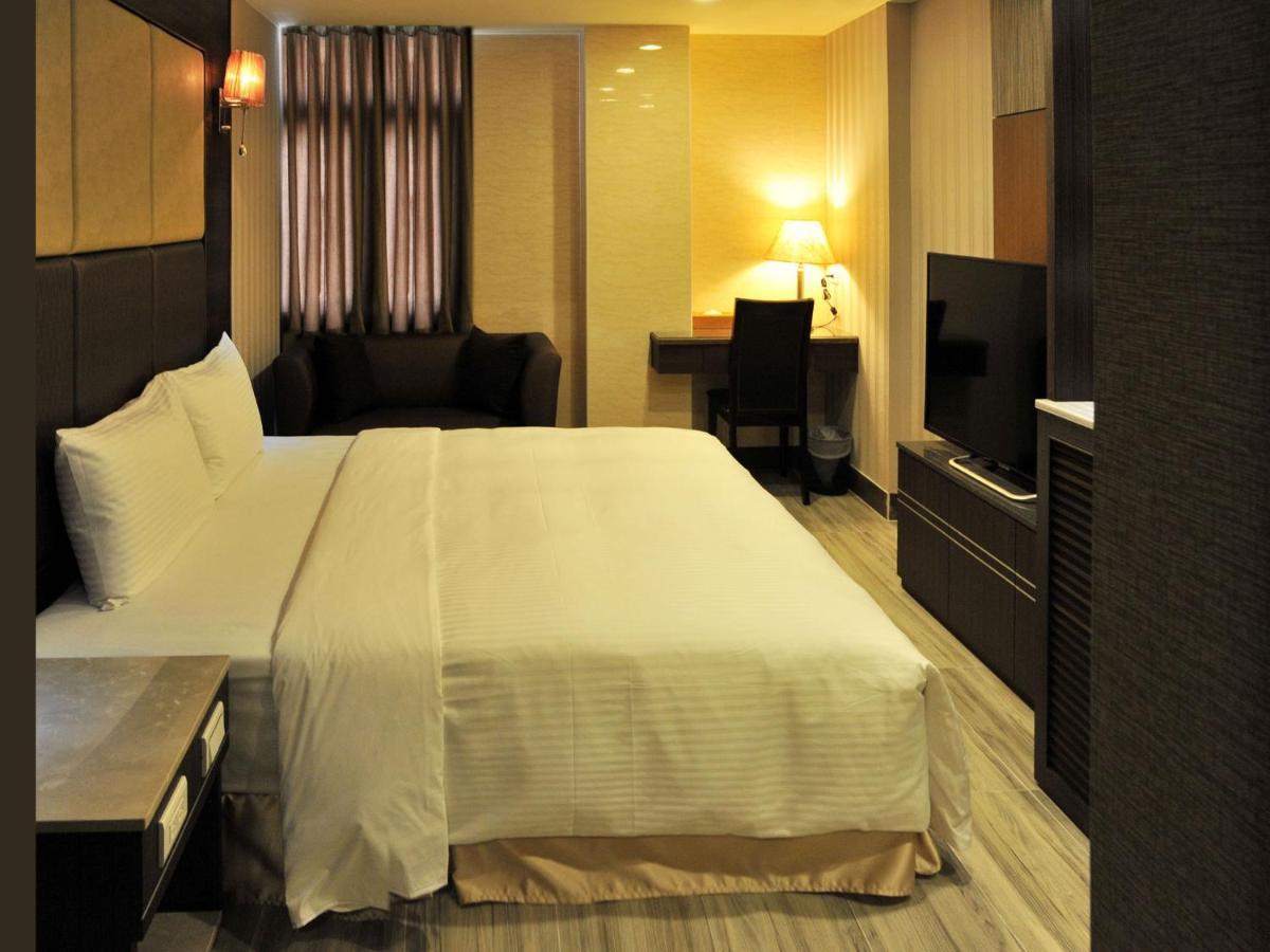 Maple Hotel Second Branch Tainan Exterior photo